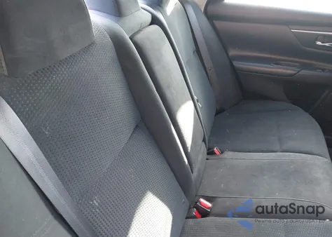 2015 Nissan Altima 2.5 S z USA, uszkodzony, nr VIN 1N4AL3AP5FC574504